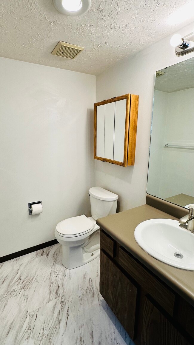 Photo - 2611 W 60th St