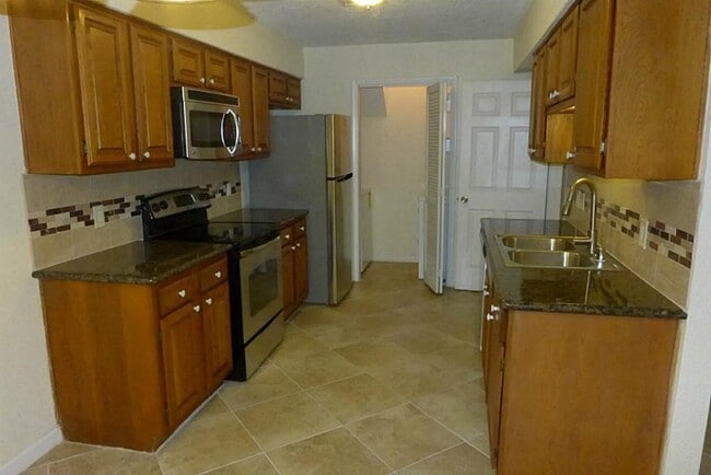 Building Photo - 14119 Briarsage Ct Unit 9