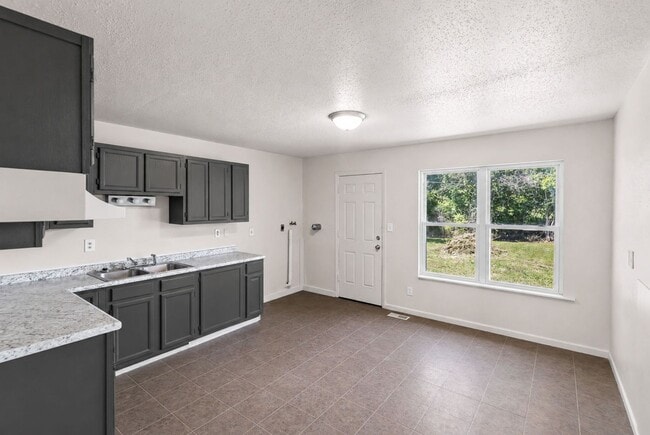 Photo - Newly Renovated 3 Bedroom home for Rent in Cahokia with garage!!!