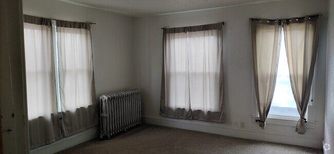 Building Photo - 1233 Milwaukee Ave Unit #4 (Upper West) Rental