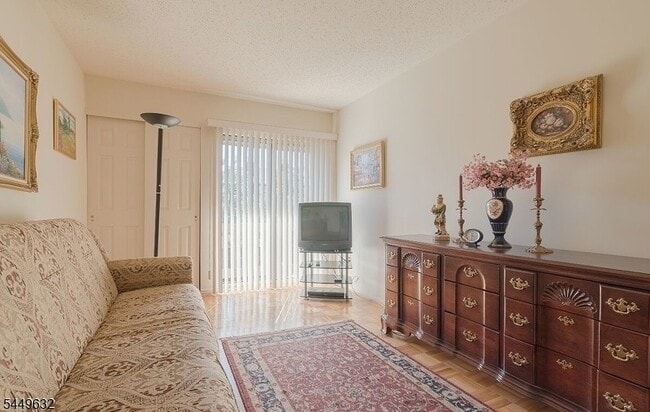 Photo - 24 McChesney Ct