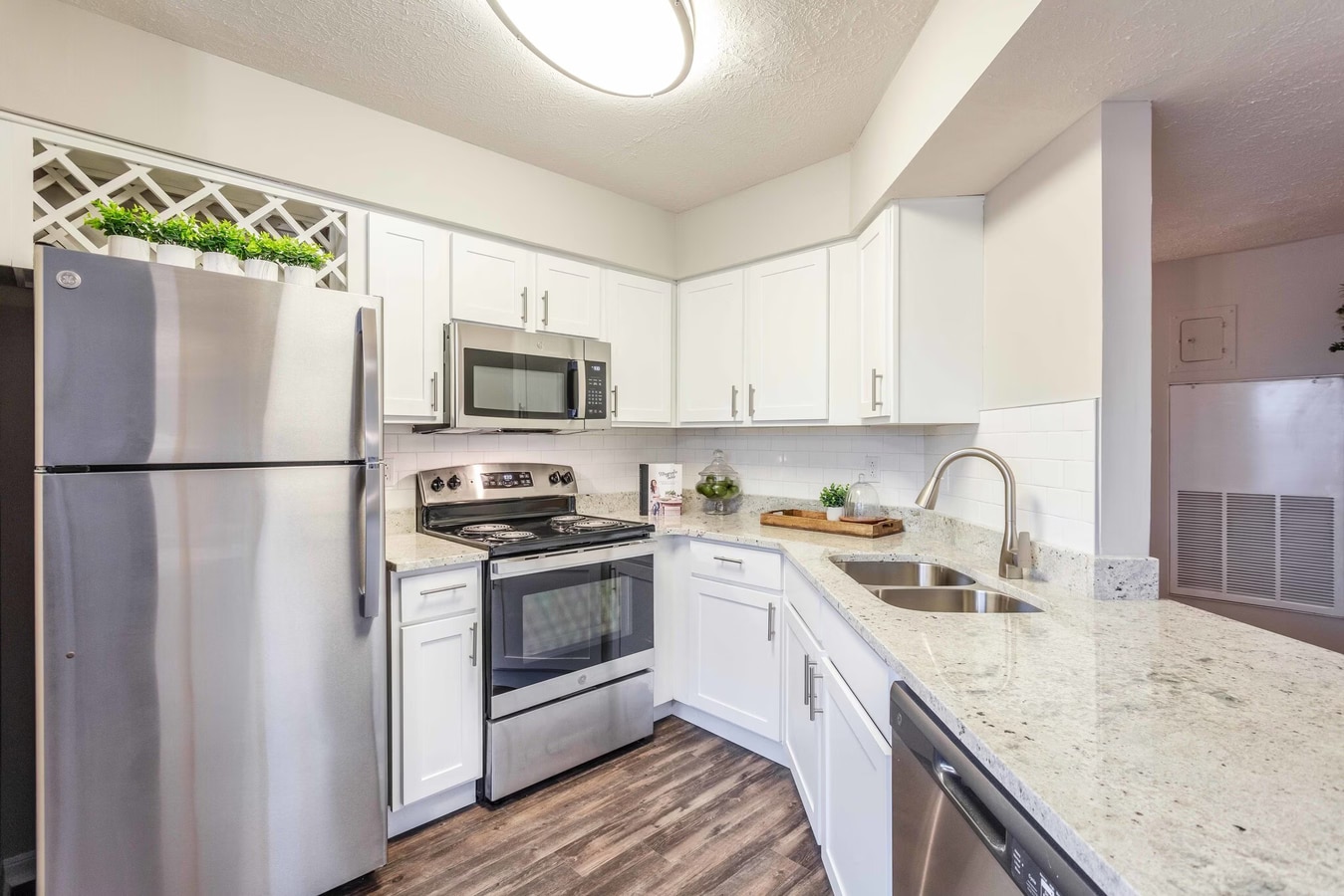 Photo - 160 E 95th St