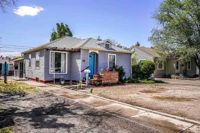 Front yard is landscaped FYI - 425 N 17th St Unit B-1