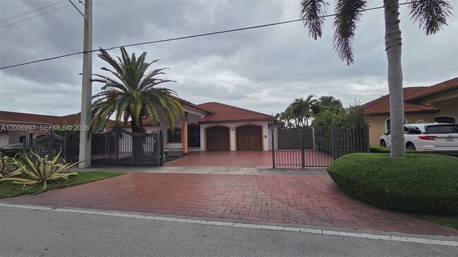 Building Photo - 3140 SW 142nd Ave