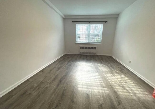 Photo - 25-52-52 73rd St Unidad 1