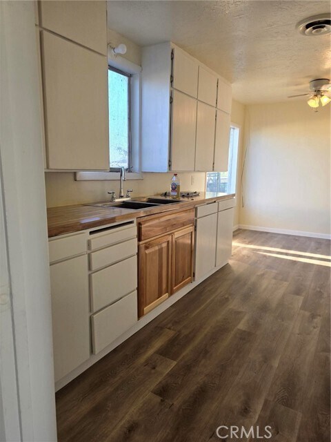 Photo - 24520 Clark Ave Casa