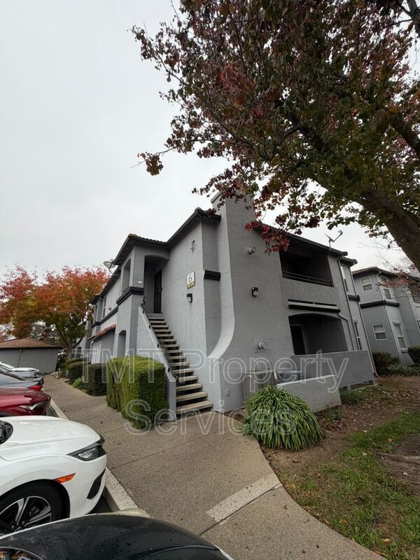 Photo - 5201 Laguna Oaks Dr