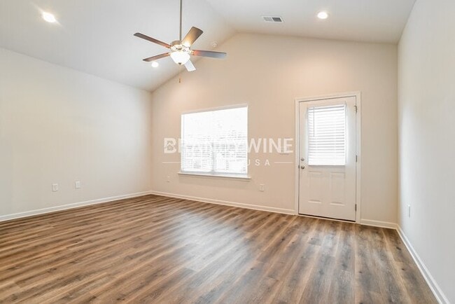 Photo - 204 Franklin Ave NW