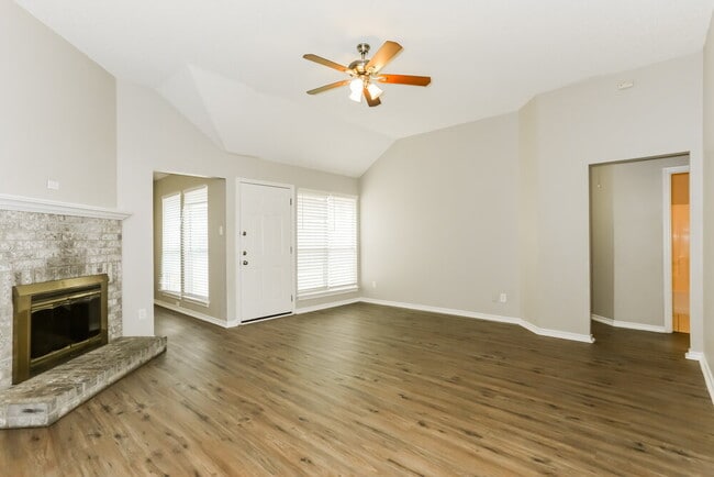 Photo - 1211 Old Knoll Dr