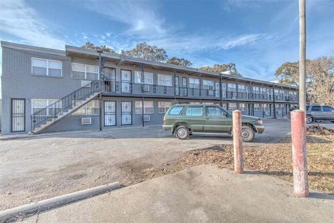 Photo - 1433 Court Ave