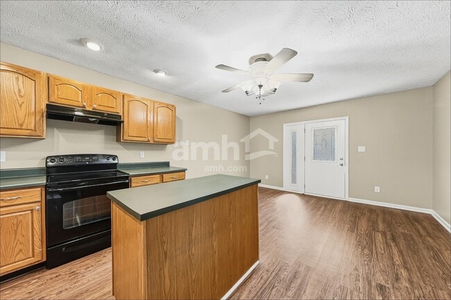 2521 Monarchy Ln