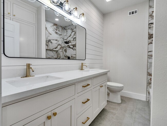 Photo - 7016 Delesandri Dr