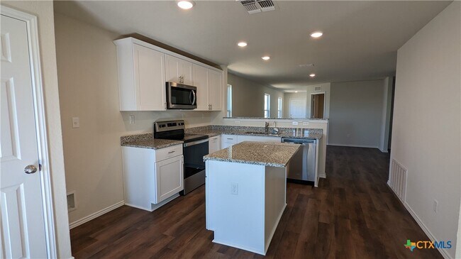 Photo - 521 Autumn Blaze