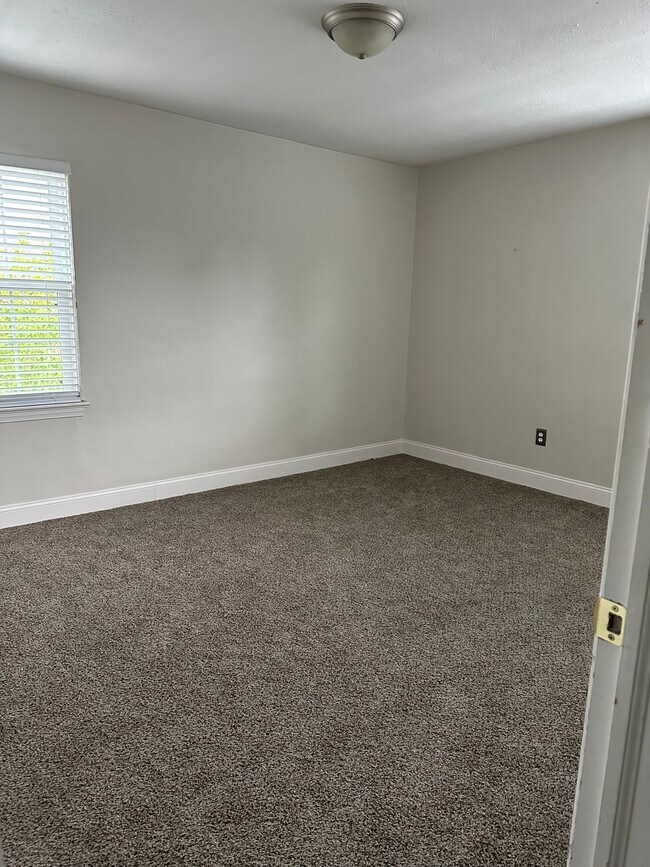 Photo - 19406 Van Aken Blvd