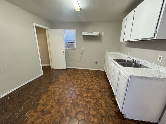 Photo - One bedroom unit ready for move in on General McMullen Unidad 4