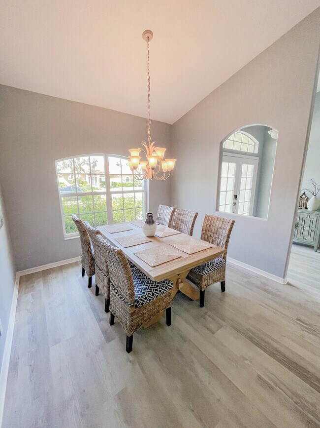 Photo - Close to beaches and downtown!