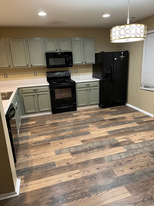 Building Photo - 7803 S Kalispell Ct
