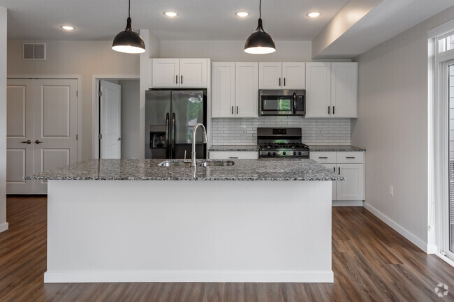 2BR, 2BA - 1,211SF - Kitchen