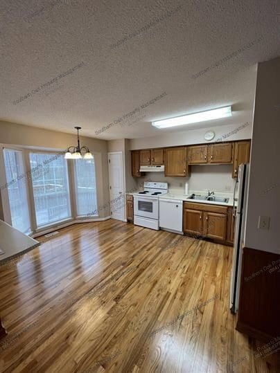 Building Photo - 307 W A 144