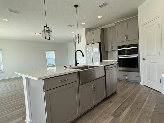 Photo - 104 Charmer Trce