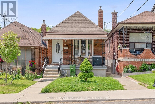 Photo - 502 Westmount Ave