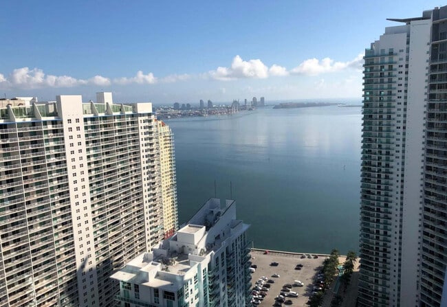 Photo - 1395 Brickell Ave Unidad FL32-ID1328104P