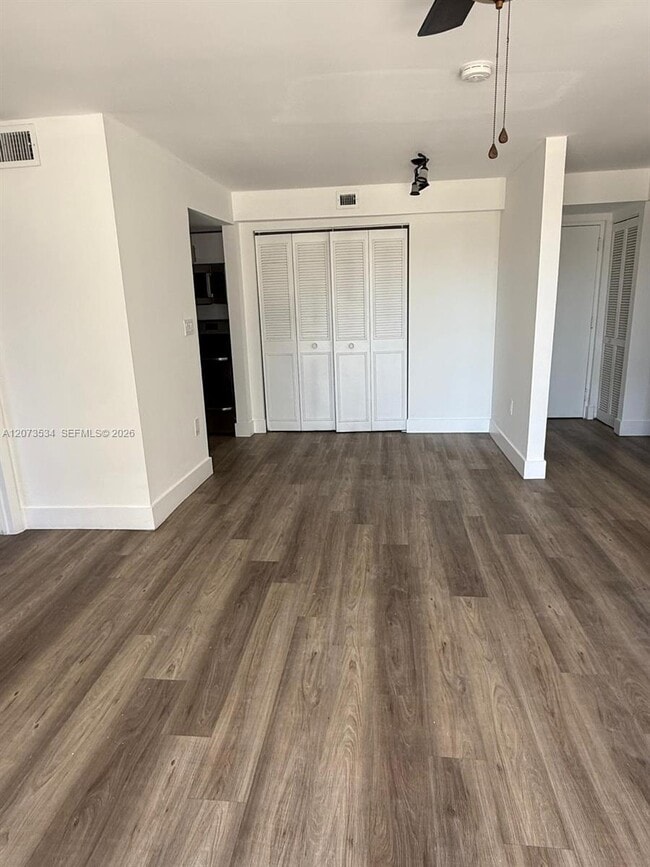 Photo - 1720 NW N River Dr Unidad 408