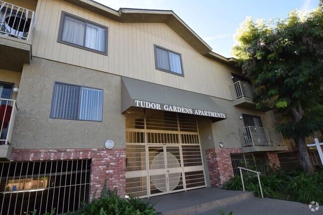Building Photo - 15128 Burbank Blvd Unit 28-108 Rental