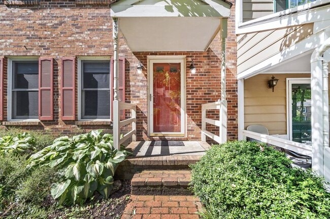 Photo - 439 Wynridge Dr