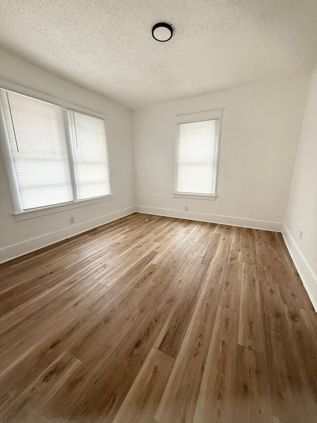 Photo - 1611 W 16th St