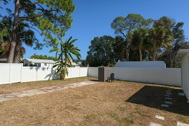 Photo - 5525 Quist Dr