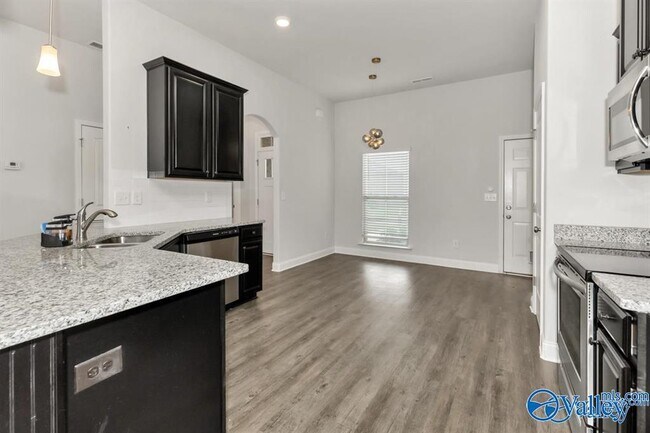 Photo - 283 Harold Murphy Dr