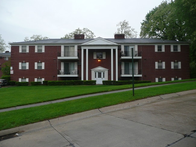 Building Photo - 8 Kenny Ct Unit 12
