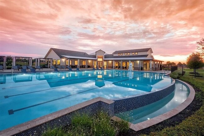 Pool and community center - 9829 Heritage Run Ln Townhome