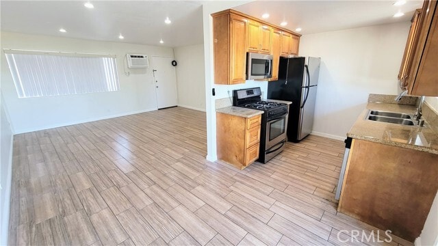 Building Photo - 15351 Orange Ave Unit 26