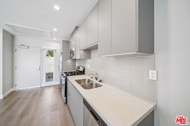 Photo - 1223 Hayworth Ave Unidad 9
