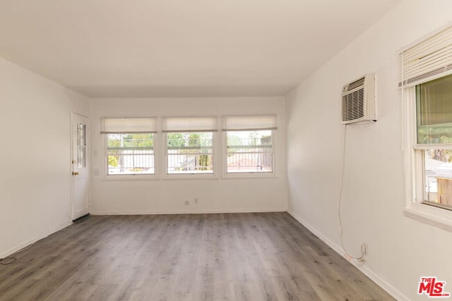Photo - 5514 1/2 Cahuenga Blvd