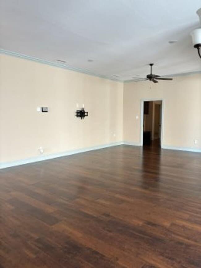 3 Fernwood Dr