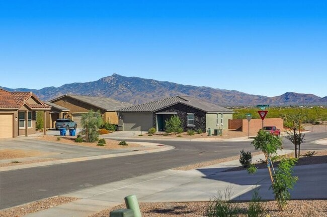 Photo - Modern Comfort Meets Desert Serenity – 4 Bed Rocking K Rental Home Available Now!