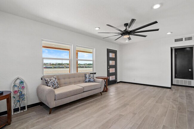 Photo - 4108 Payne Cir