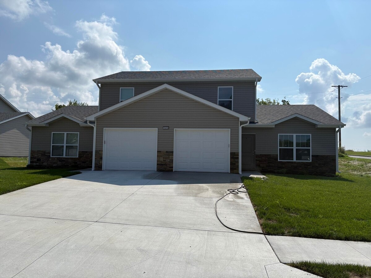 Photo - 15405 Corbin Ct