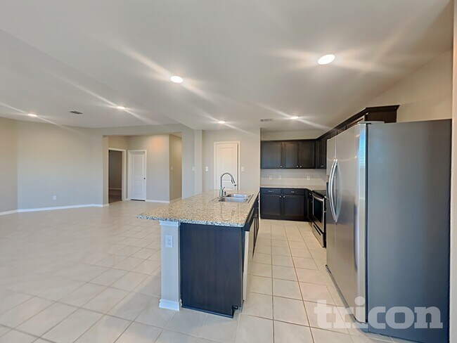 Photo - 1002 Meadow Wood Ln