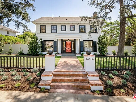Photo - 1600 N Ogden Dr Casa