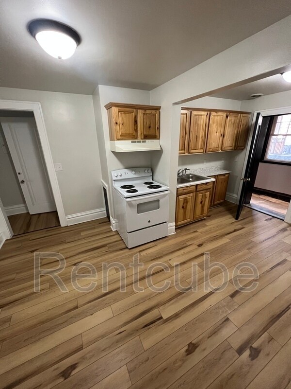 Photo - 247 W 11th St Unit Apt 7
