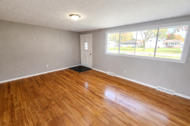 Photo - 19700 Newton Ave