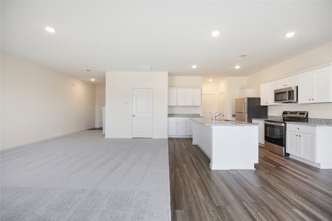 Photo - 8807 Vacek Xing Wy