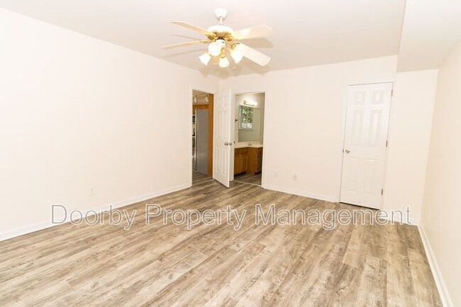Photo - 1004 Roselawn Dr