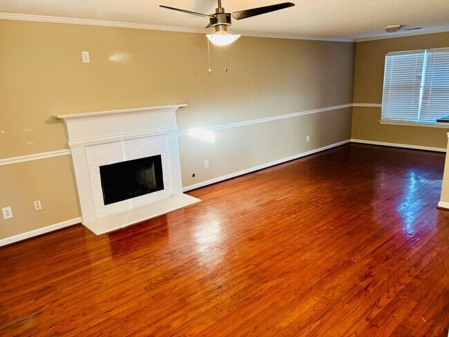 Photo - 415 Plantation Ct