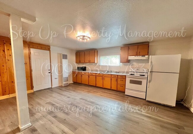 12915 Mountain View Rd Unit B