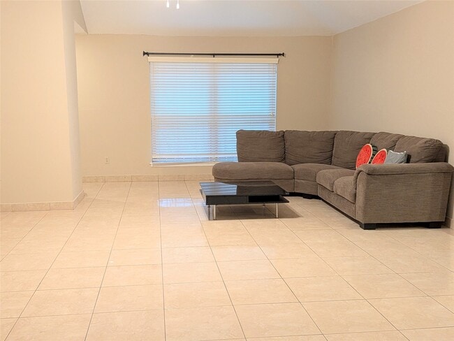 Photo - 6223 Gladewell Dr